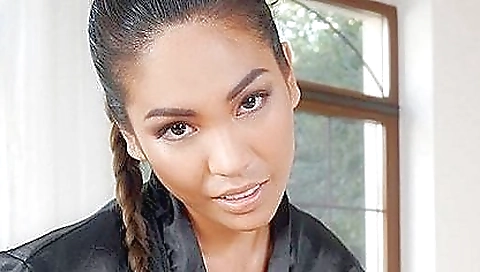 Sexy young girl give malyataging for her first time