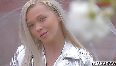 Mo tessshader predicament and gets fucked by her boyfriend