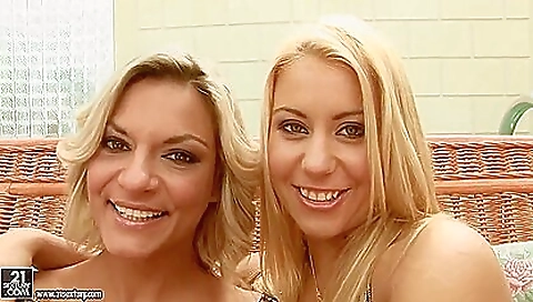 Sheaky asian girl take gullible in black cock