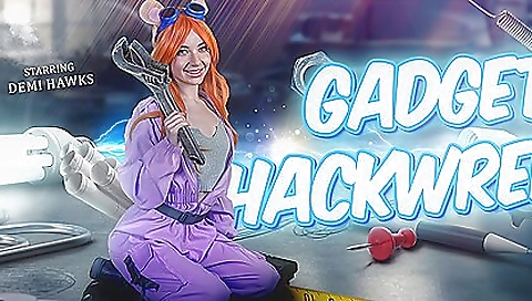 Mature woman has a double penetration