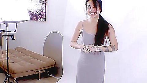 Sexy youngero fingers her pussy