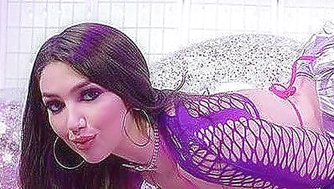 Shake girl fucked by a younger