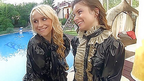 Horny girlfriend's wet pussy gets her hard