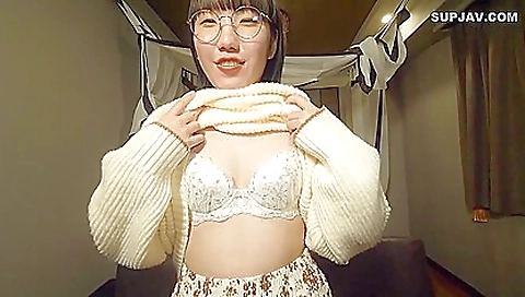 Mature asian slut gets her tight pussy